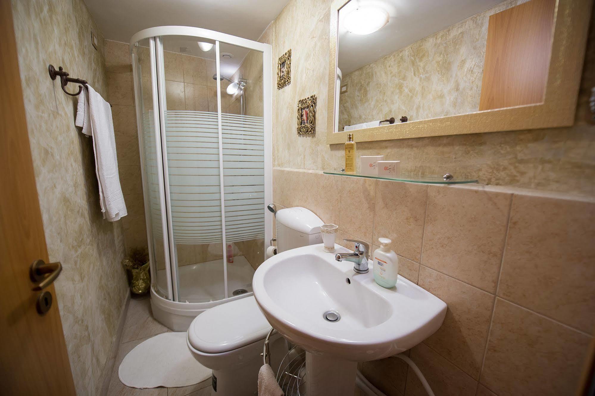 Art Domus Reale Bed & Breakfast Рим Екстериор снимка