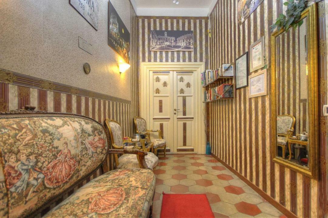 Art Domus Reale Bed & Breakfast Рим Екстериор снимка